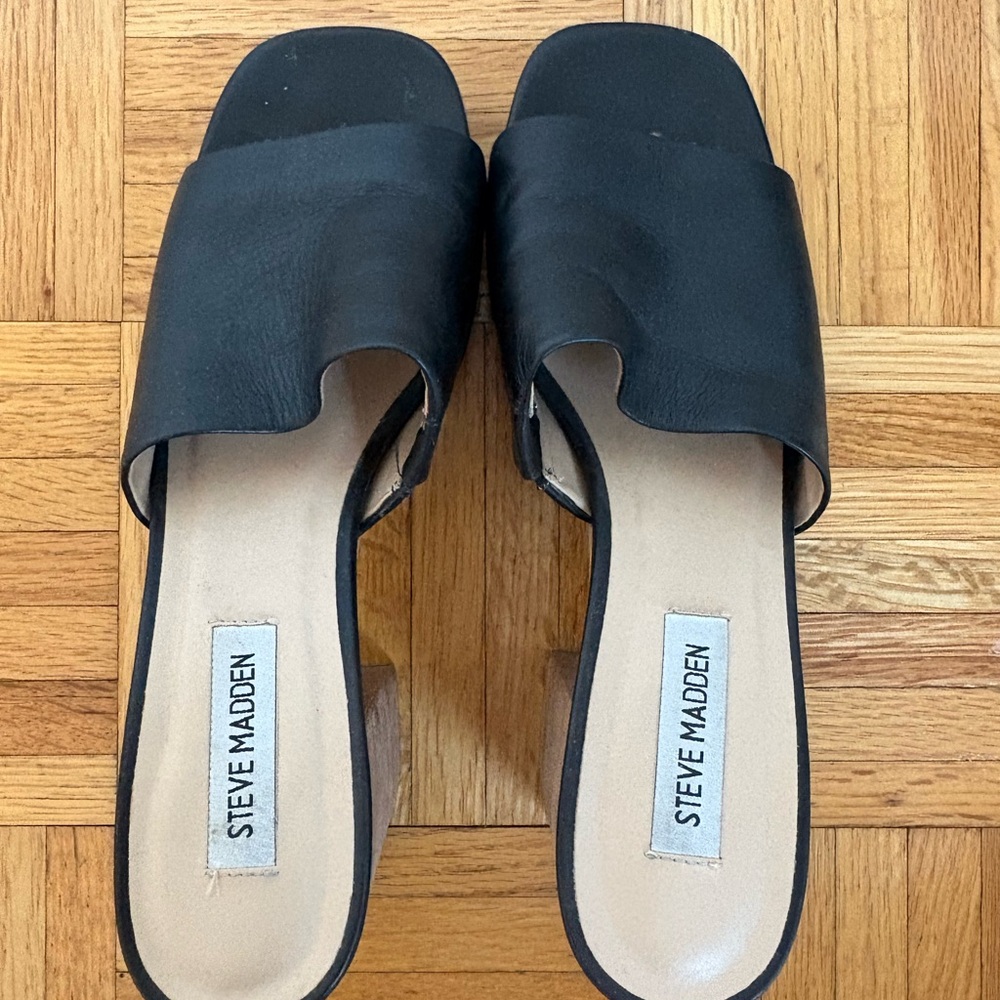 Steve Madden Black Open-Toe Slide Mules